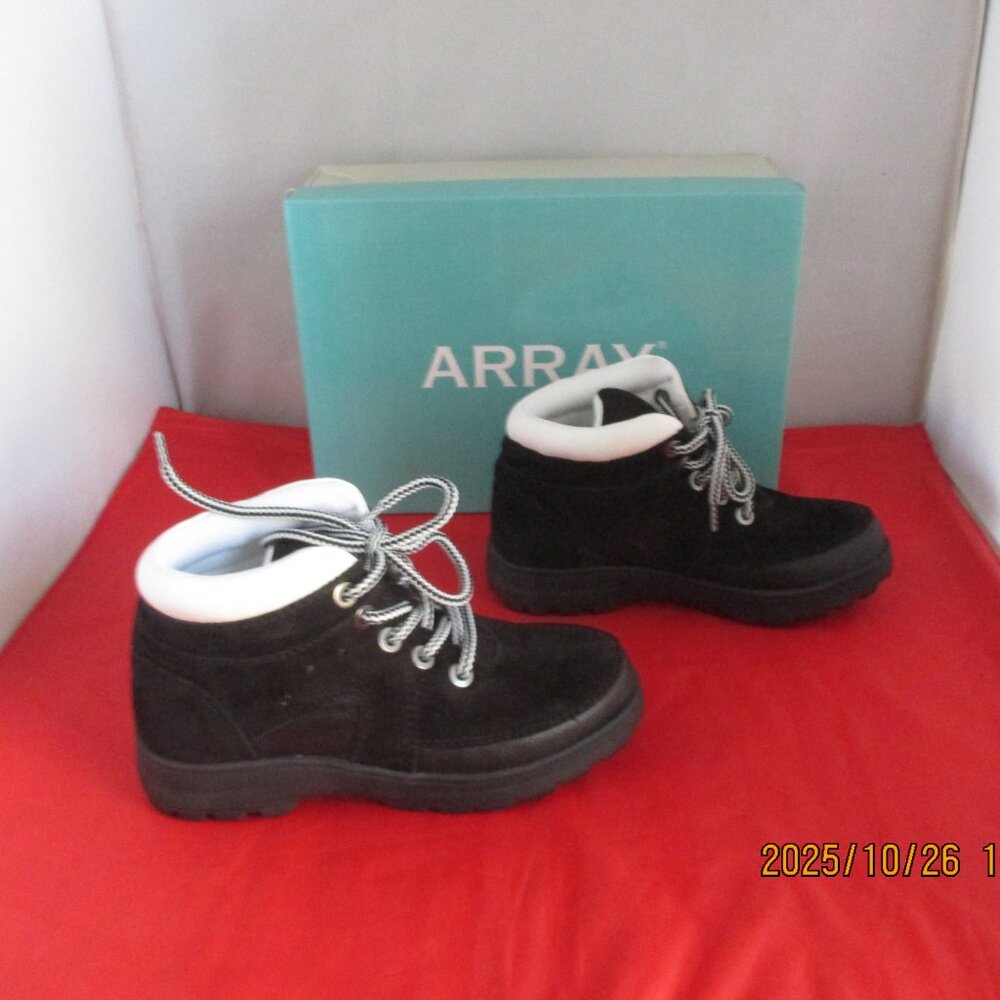 Array Mazie Lace-Up Round Toe Ankle Boots $110 - US Size 6 - Black - 1399